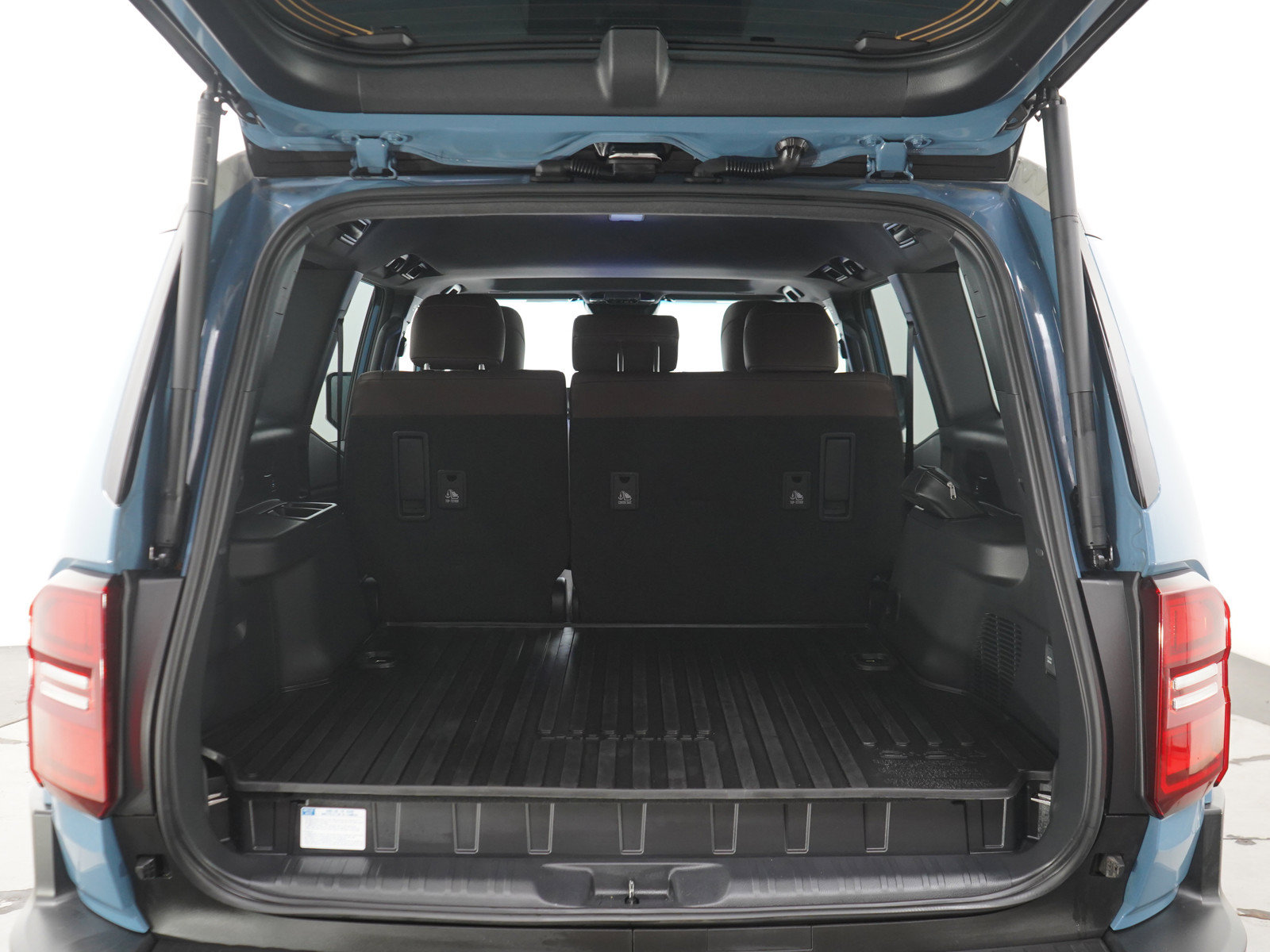 Used 2025 Toyota Land Cruiser w/ Premium Package AWD/4WD image 17