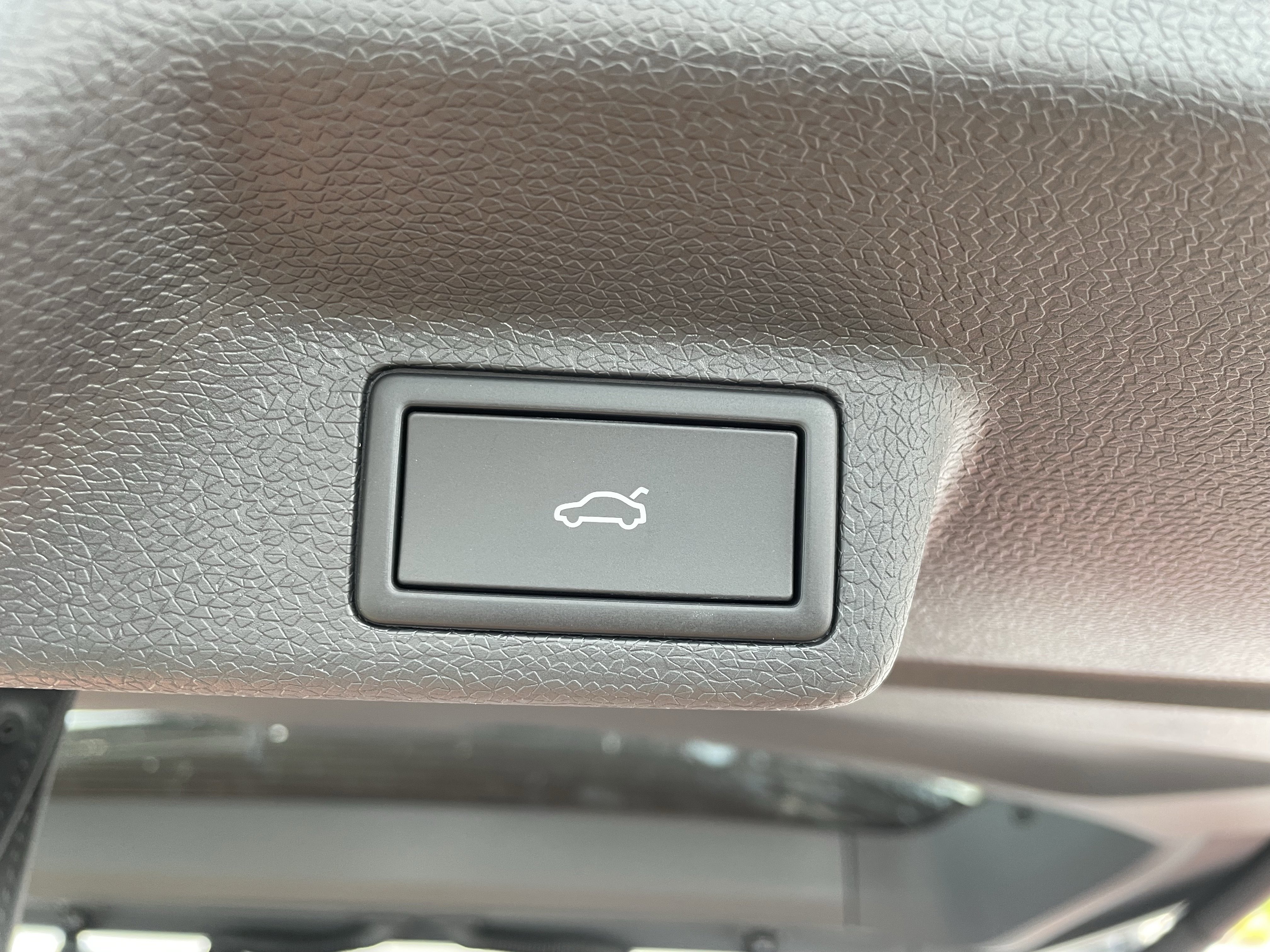 New 2025 Volkswagen ID. Buzz Pro S Plus image 10