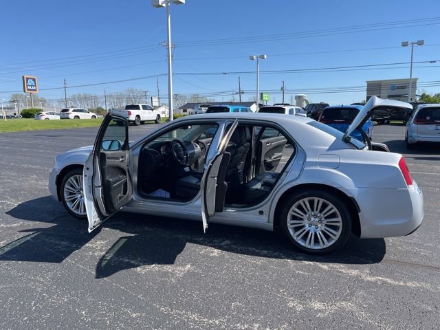 Used 2019 Chrysler 300 Touring L w/ Quick Order Package 22F RWD image 17