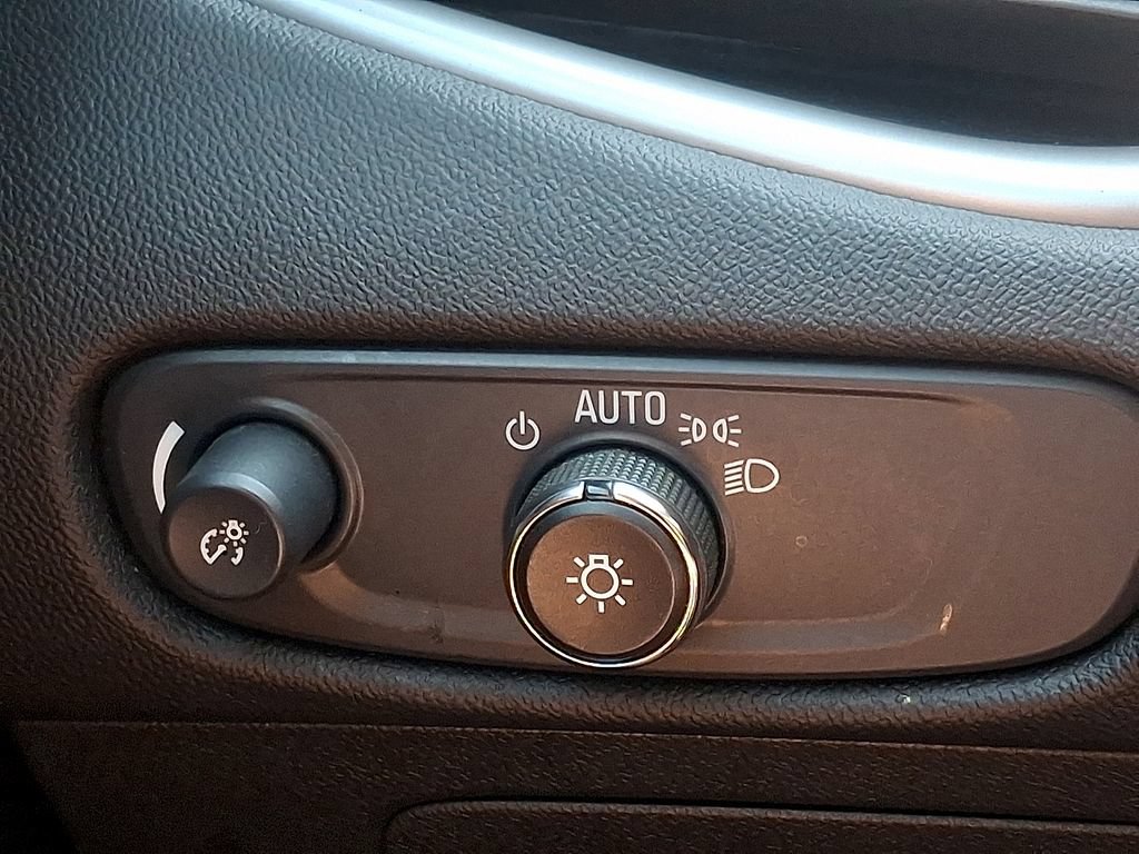 Used 2025 Chevrolet Malibu LT FWD image 26