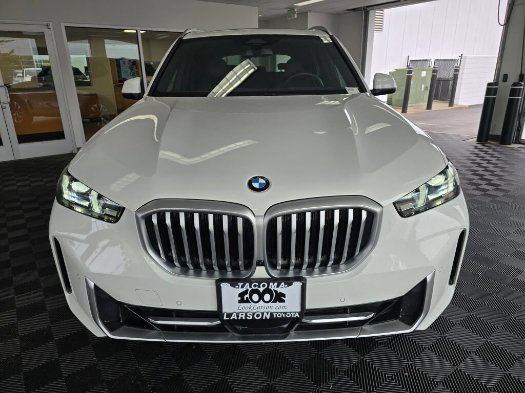 Used 2026 BMW X5 xDrive40i AWD/4WD image 8
