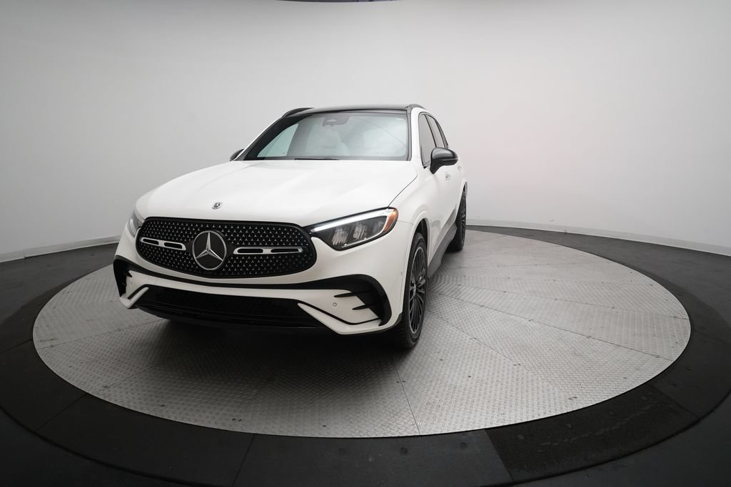 Used 2025 Mercedes-Benz GLC 300 4MATIC image 12