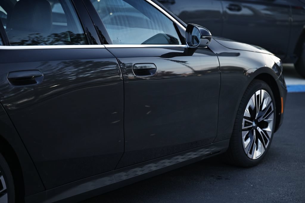 Used 2026 BMW 530i w/ Premium Package RWD image 8