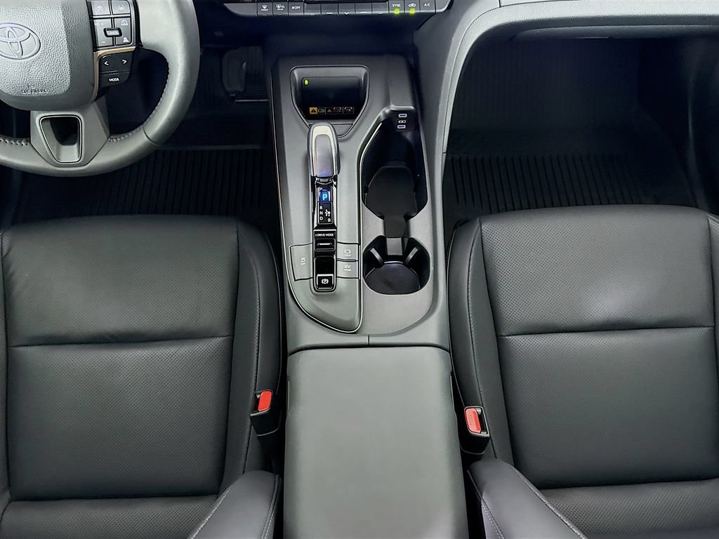 Used 2023 Toyota Crown AWD/4WD image 16