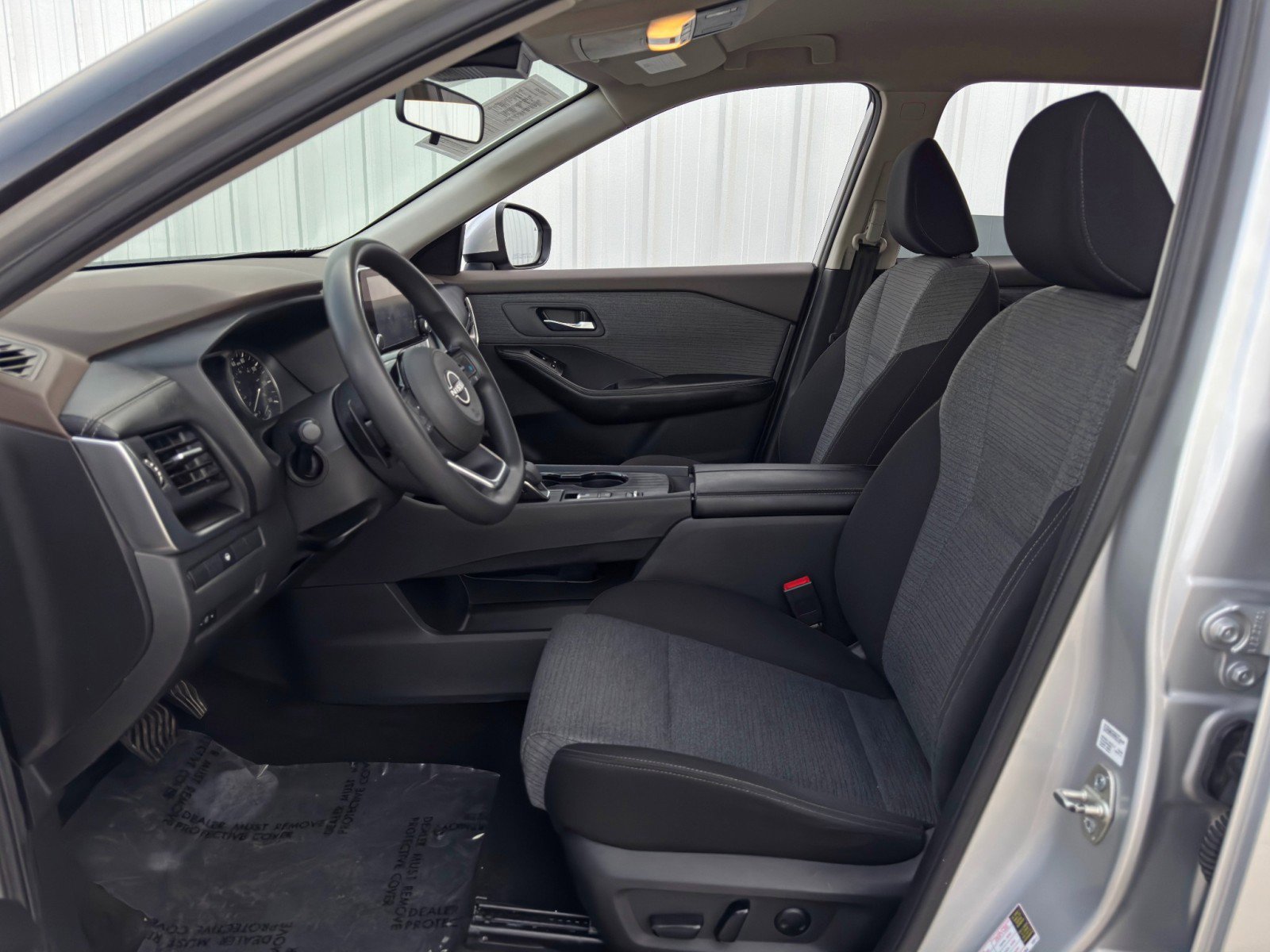 Used 2023 Nissan Rogue SV image 15