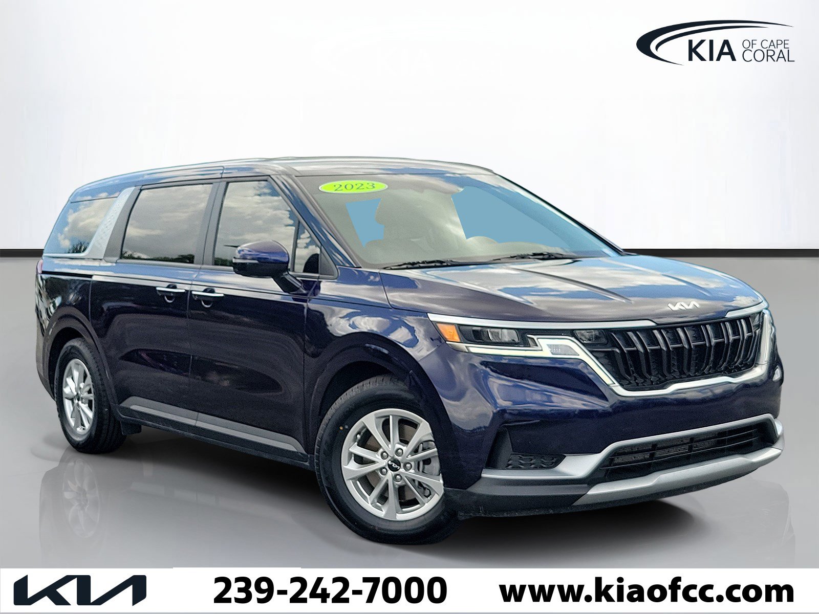 Certified 2023 Kia Carnival LX FWD image 1