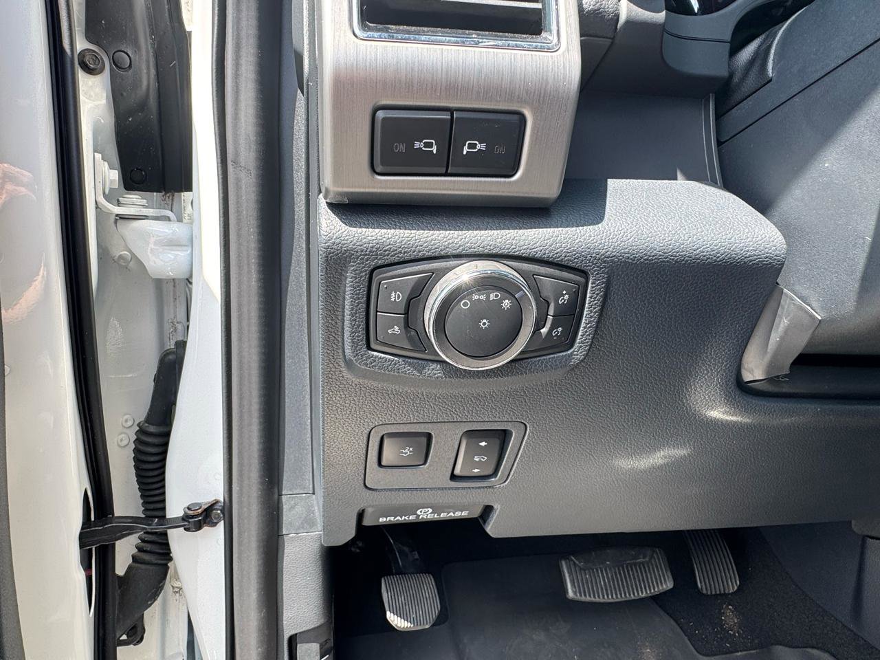 Used 2022 Ford F450 Platinum w/ FX4 Off-Road Package AWD/4WD image 29