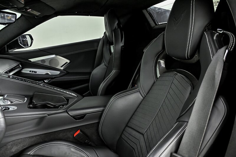 Used 2022 Chevrolet Corvette Stingray Premium Conv w/ Z51 Performance Package RWD image 20