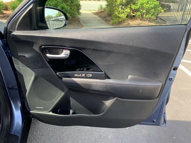 Used 2022 Kia Niro Touring Special Edition FWD image 13