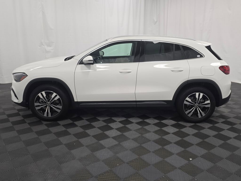 Used 2026 Mercedes-Benz GLA 250 4MATIC image 3