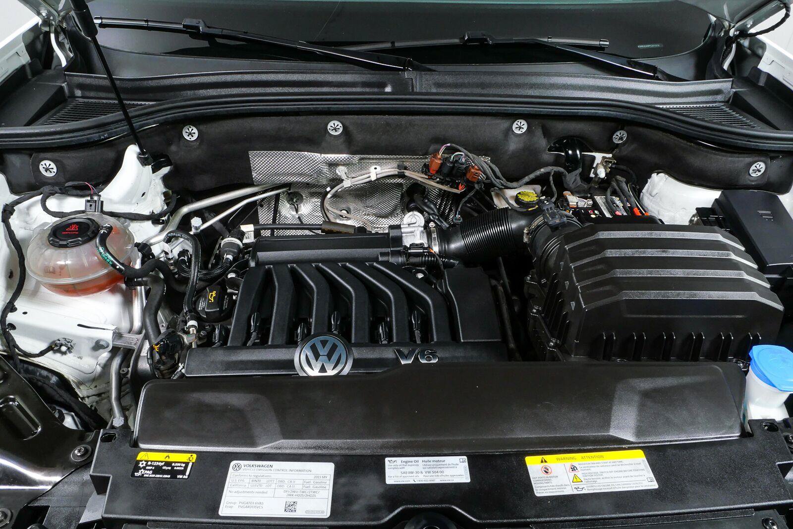 Certified 2023 Volkswagen Atlas Cross Sport SE AWD/4WD image 32