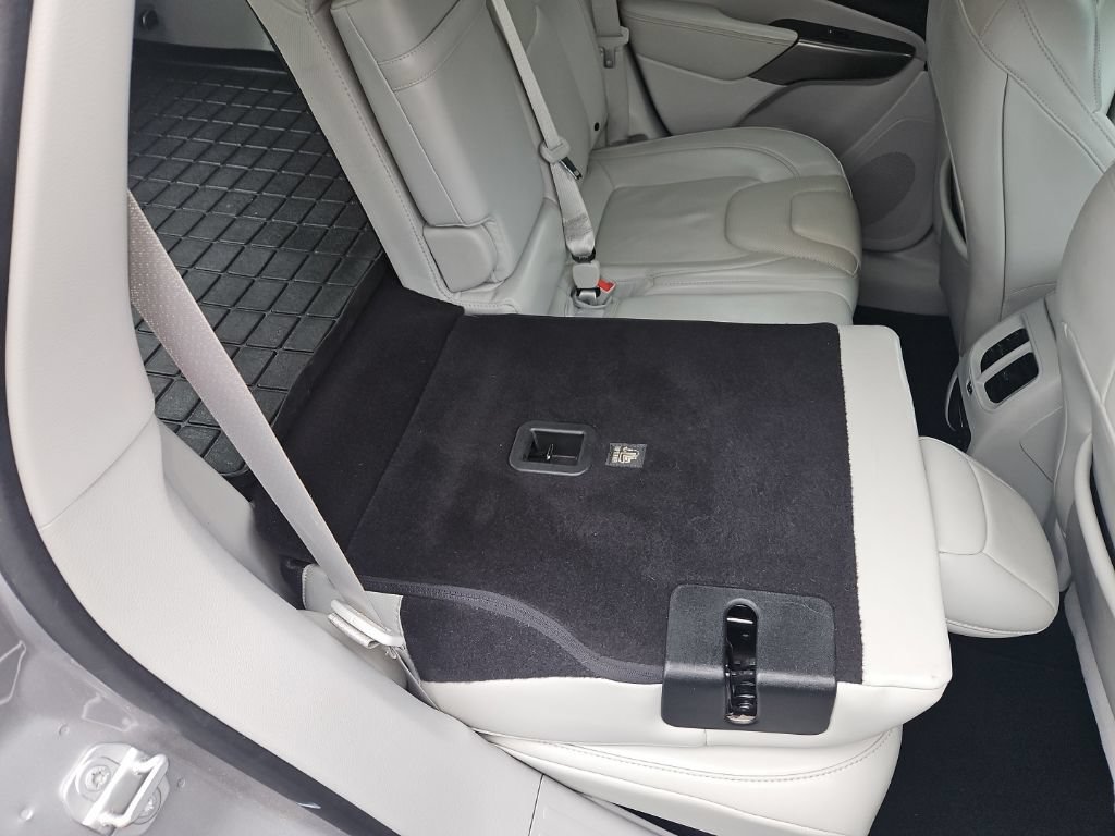 Used 2019 Jeep Cherokee Limited w/ Technology Group AWD/4WD image 29
