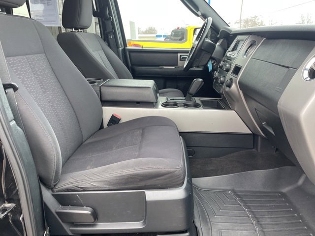 Used 2015 Ford Expedition XLT image 16