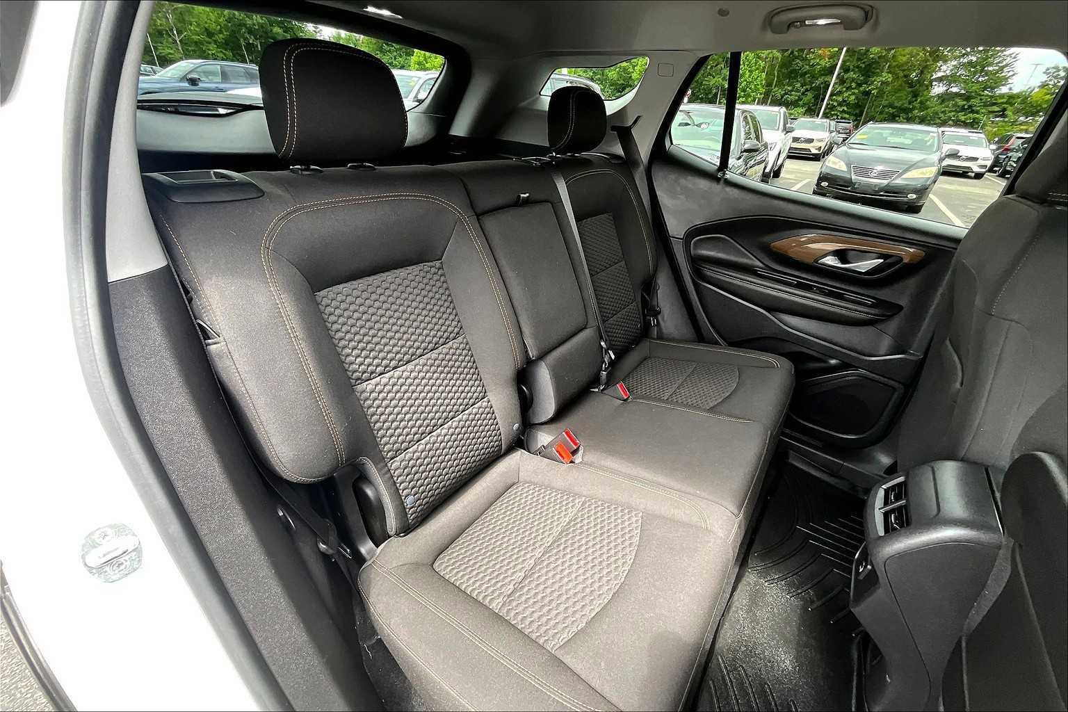 Used 2020 GMC Terrain SLE w/ Driver Convenience Package image 18