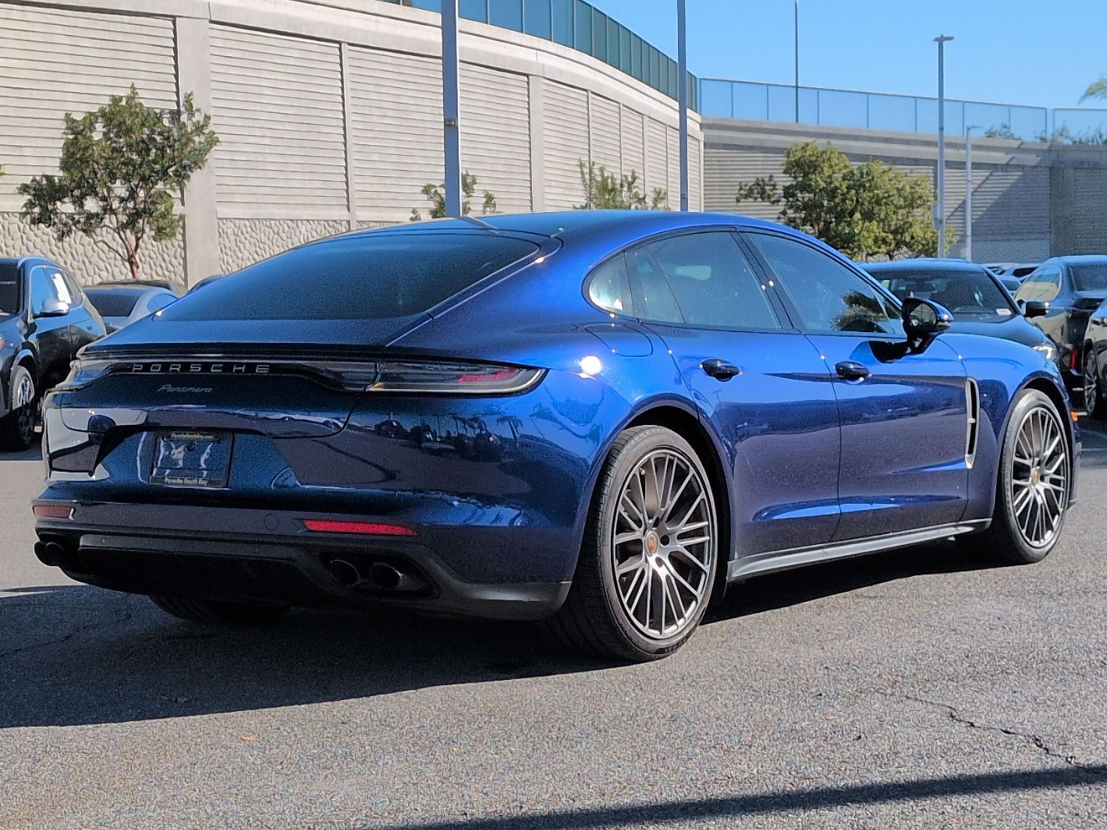 Used 2023 Porsche Panamera 4 image 10