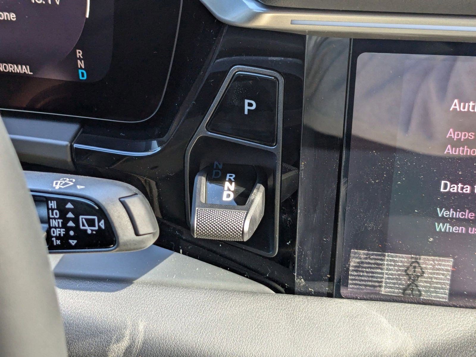 Certified 2025 Porsche Macan Electric image 22