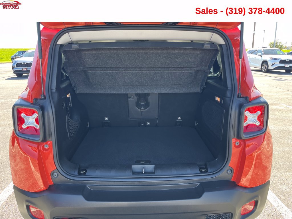 Used 2016 Jeep Renegade Trailhawk w/ Premium Trailhawk Package AWD/4WD image 5