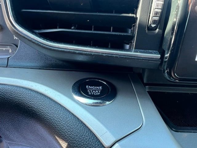 Used 2022 Ford Explorer XLT w/ Equipment Group 202A image 32