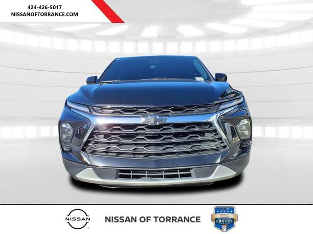 Used 2023 Chevrolet Blazer LT image 2
