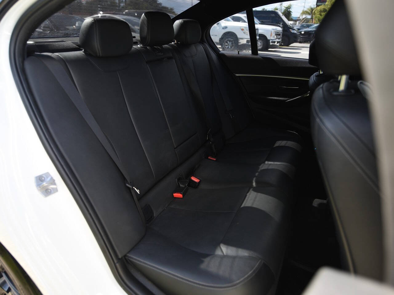 Used 2017 BMW 340i Sedan RWD image 14