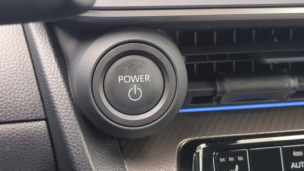 Used 2024 Toyota Prius XLE image 31