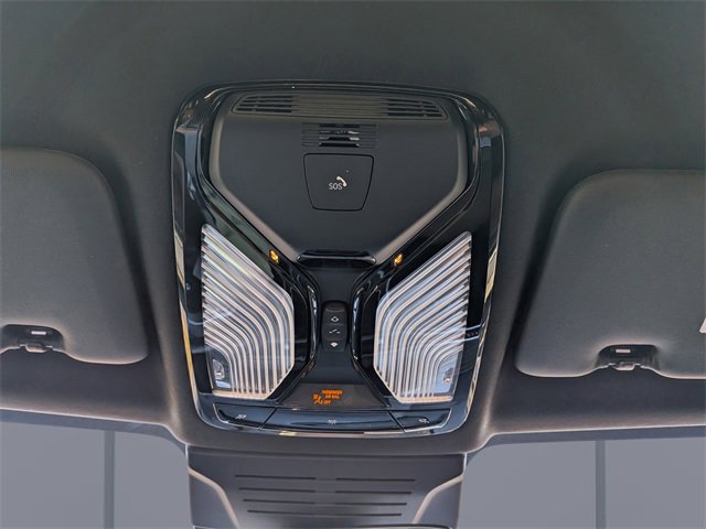 Used 2025 BMW X5 xDrive40i w/ M Sport Package image 28