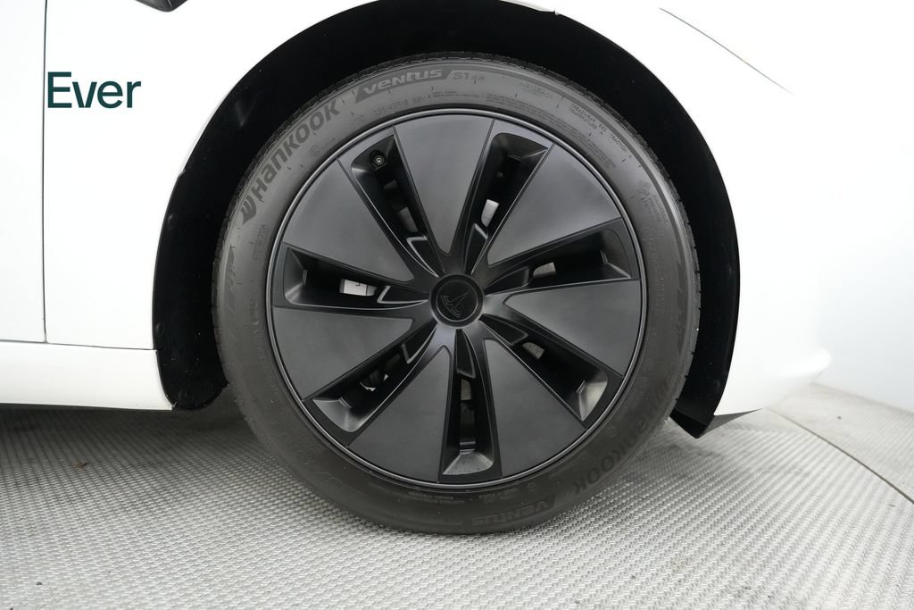 Used 2025 Tesla Model 3 Long Range AWD/4WD image 19