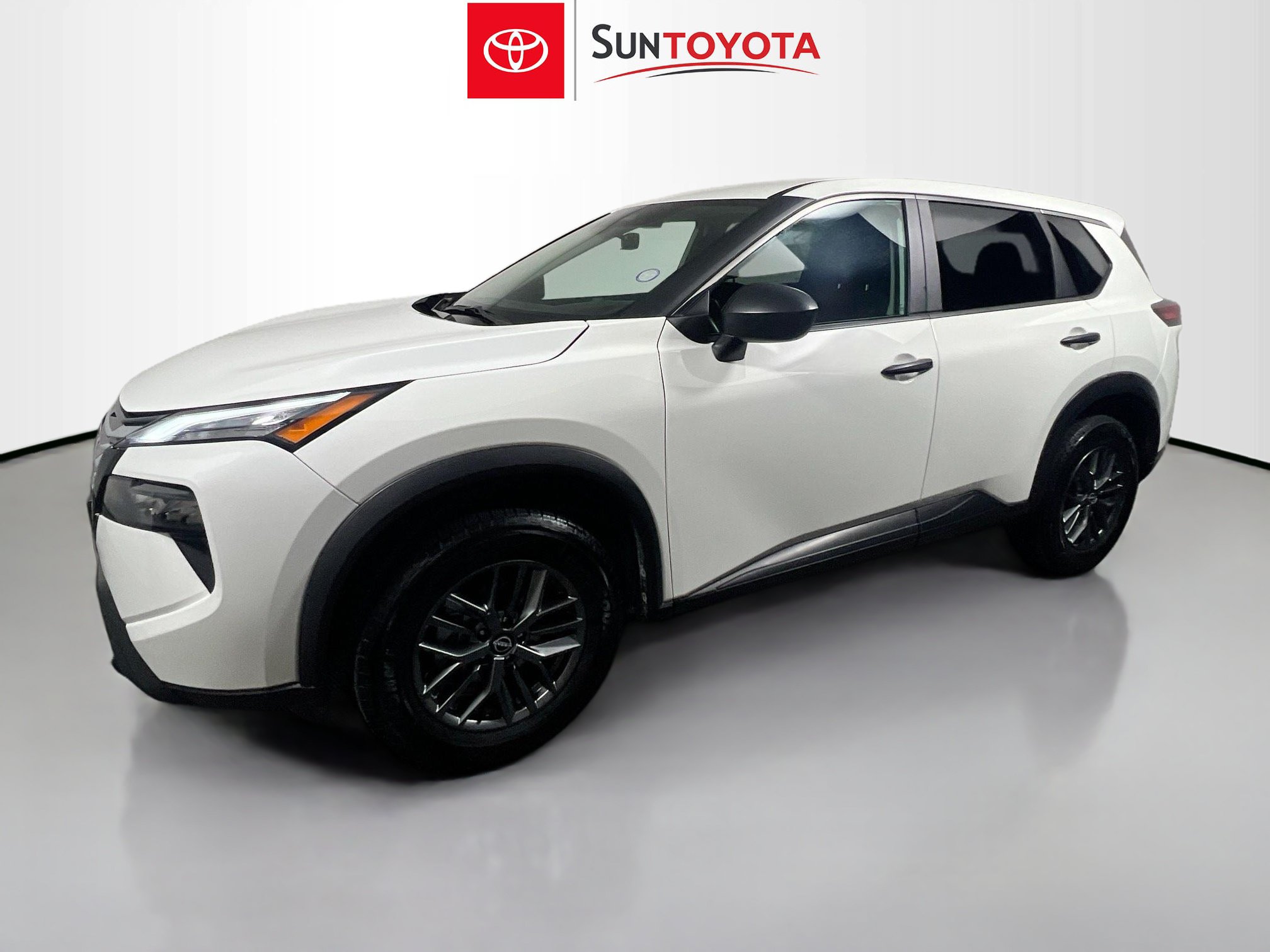 Used 2024 Nissan Rogue S FWD image 9
