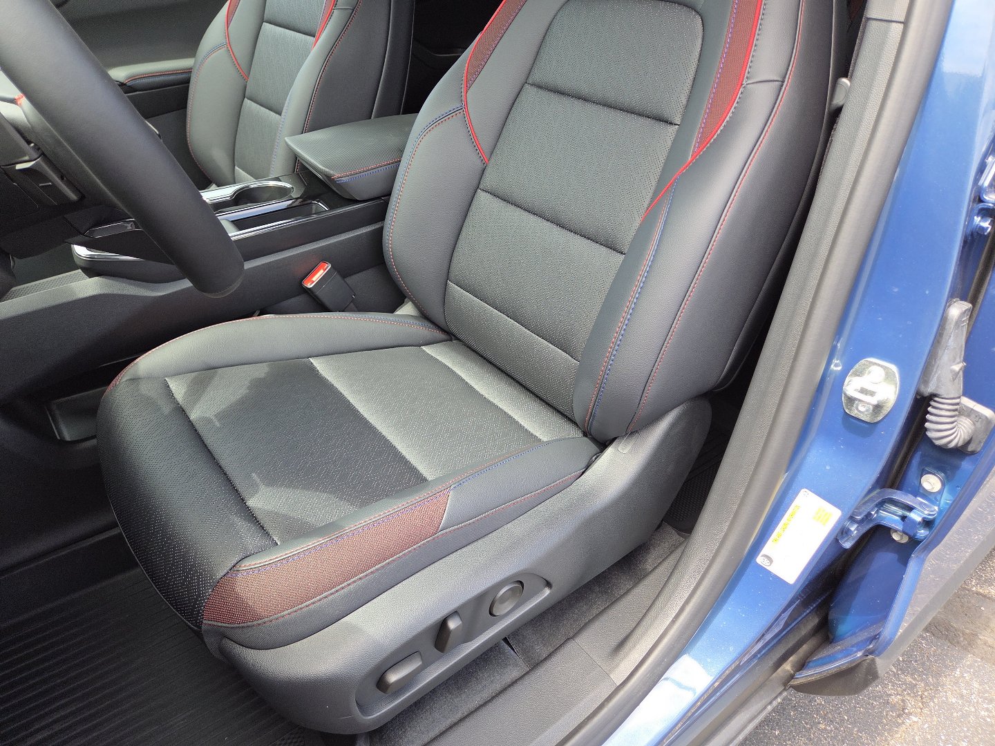 New 2026 Chevrolet Equinox RS w/ Safety and Technology Package AWD/4WD image 24