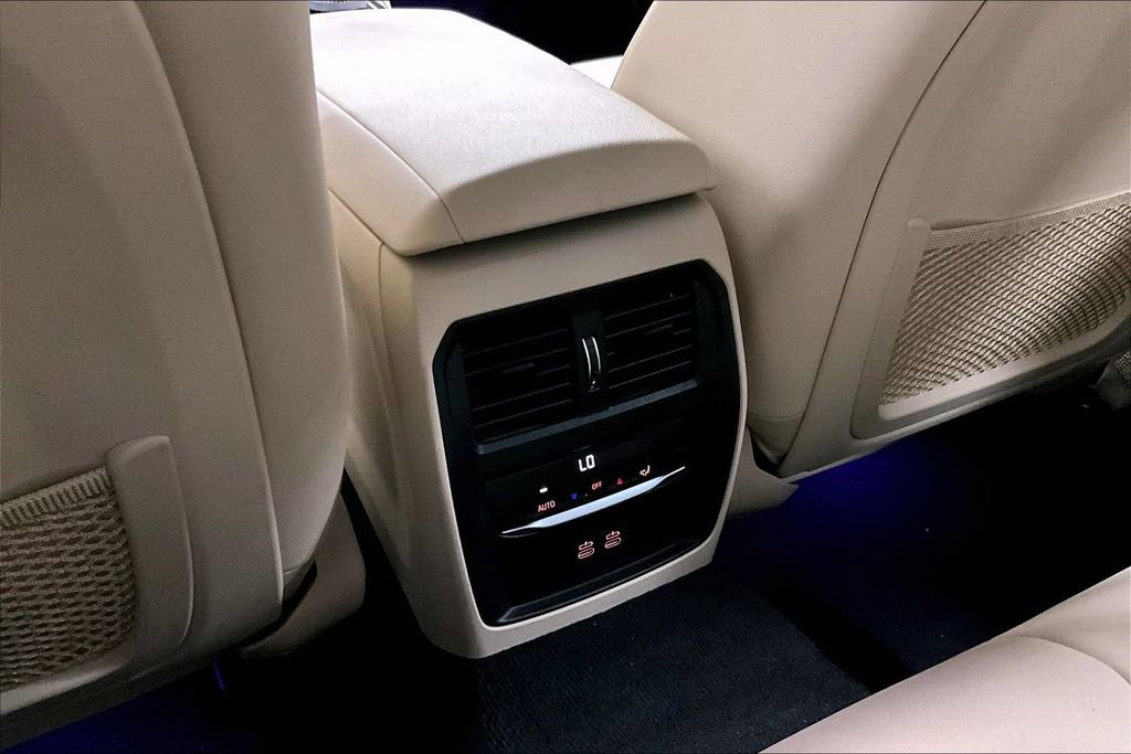 Used 2021 BMW 430i Coupe w/ Premium Package image 31