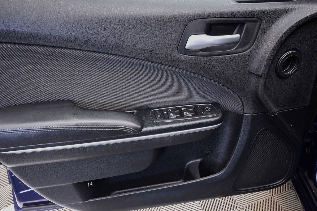 Used 2015 Dodge Charger SE w/ Popular Equipment Group image 19