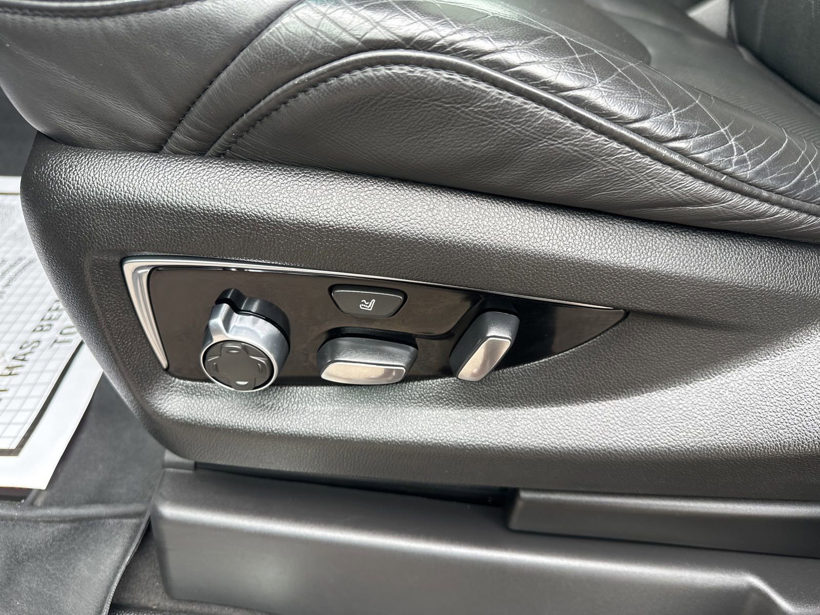 Used 2020 Cadillac Escalade ESV Platinum AWD/4WD image 15