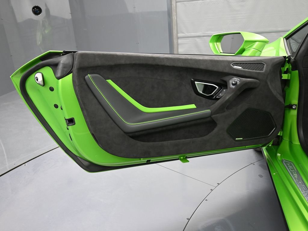 Used 2023 Lamborghini Huracan Tecnica RWD image 15