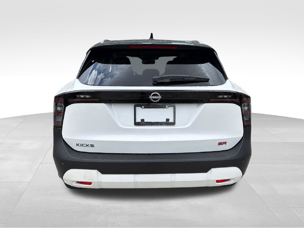 New 2026 Nissan Kicks SR w/ SR Premium Package FWD image 7