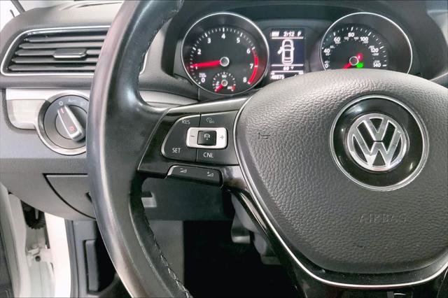 Used 2018 Volkswagen Passat 2.0T SE FWD image 22