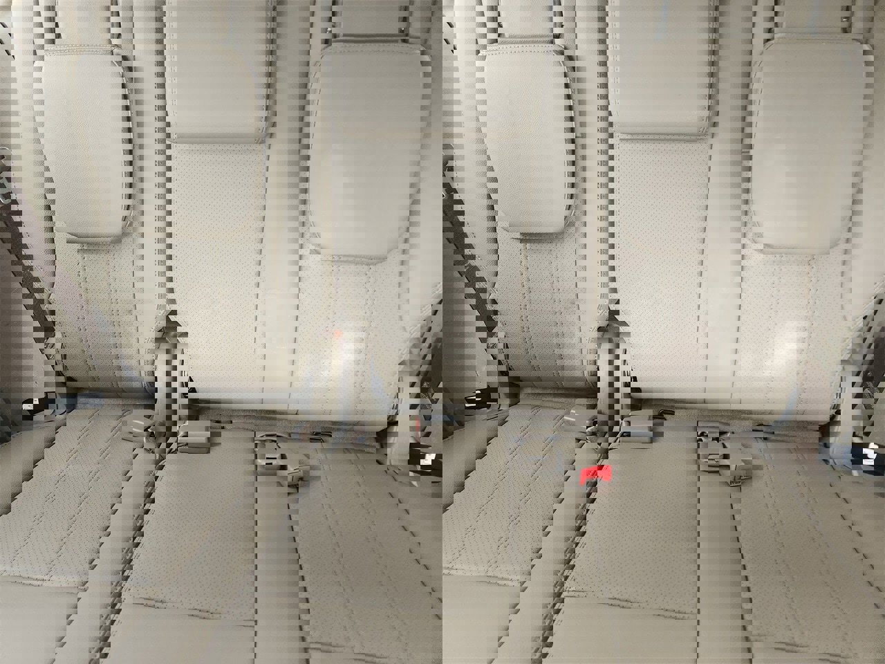 Used 2011 Chrysler Town & Country Touring-L image 29