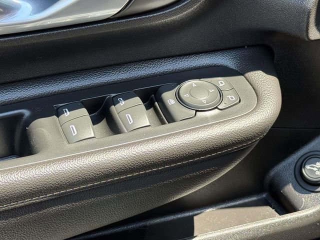 Used 2019 GMC Terrain SLE w/ Driver Convenience Package FWD image 9