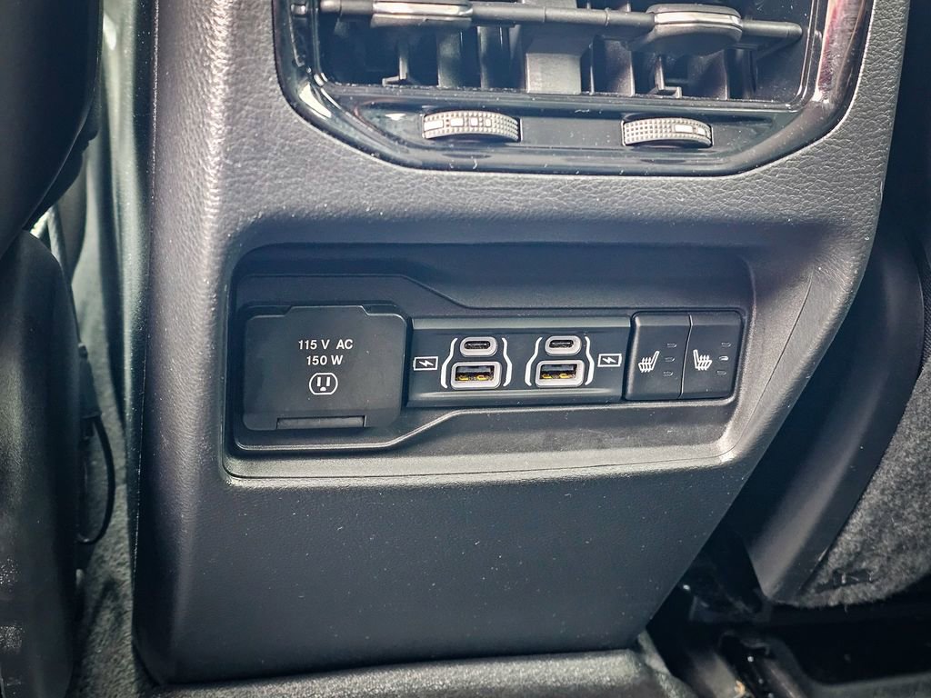 Used 2023 Jeep Grand Cherokee Limited w/ Black Appearance Package image 35