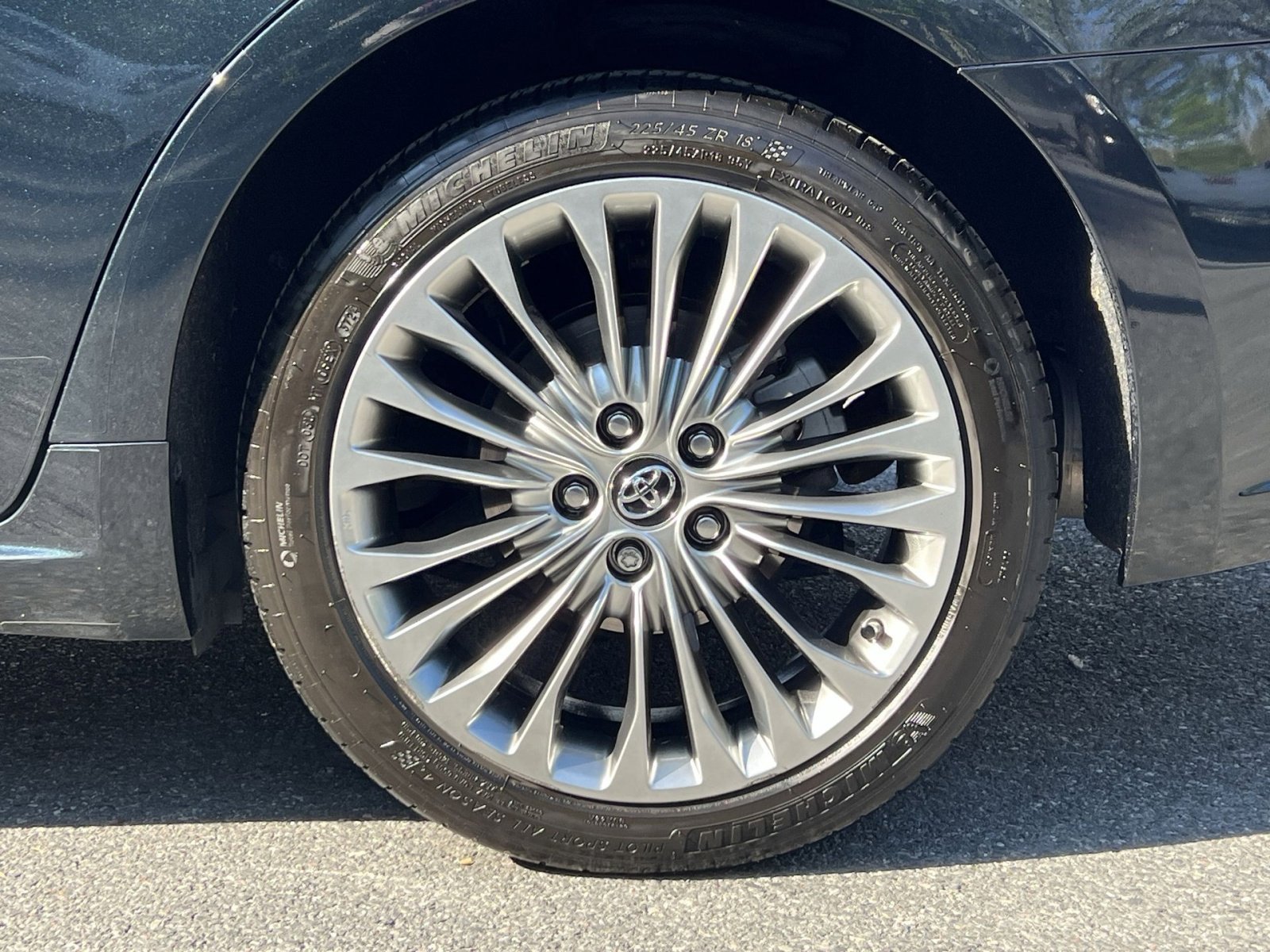 Used 2017 Toyota Avalon Limited FWD image 16