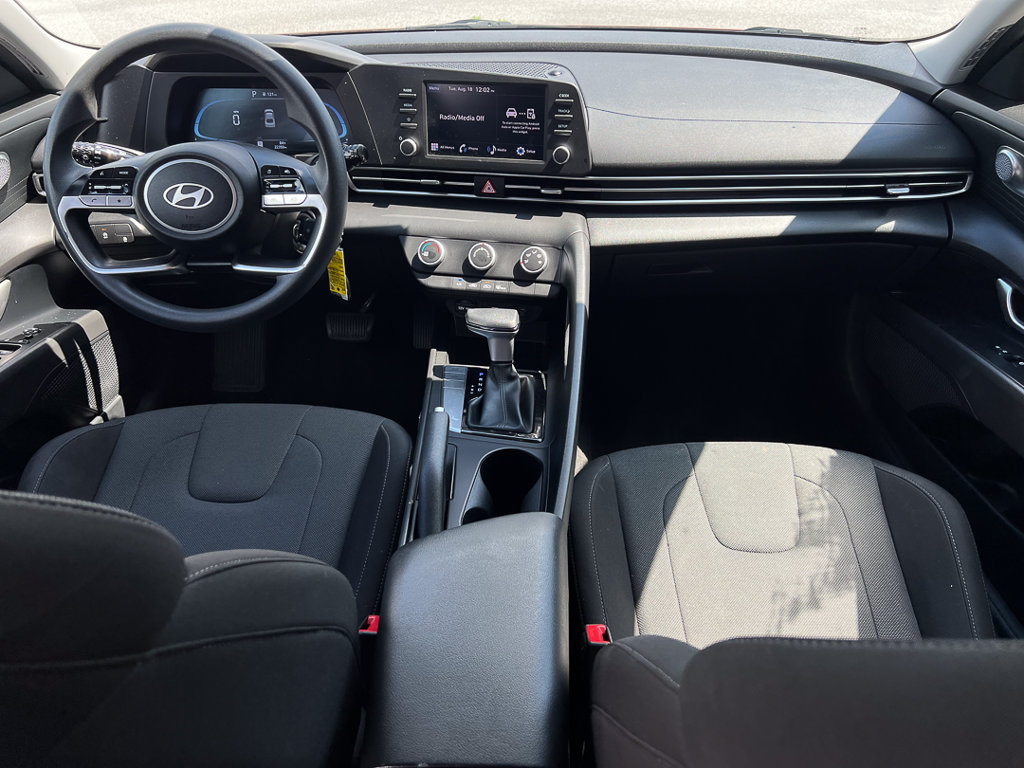 Used 2024 Hyundai Elantra SE FWD image 23