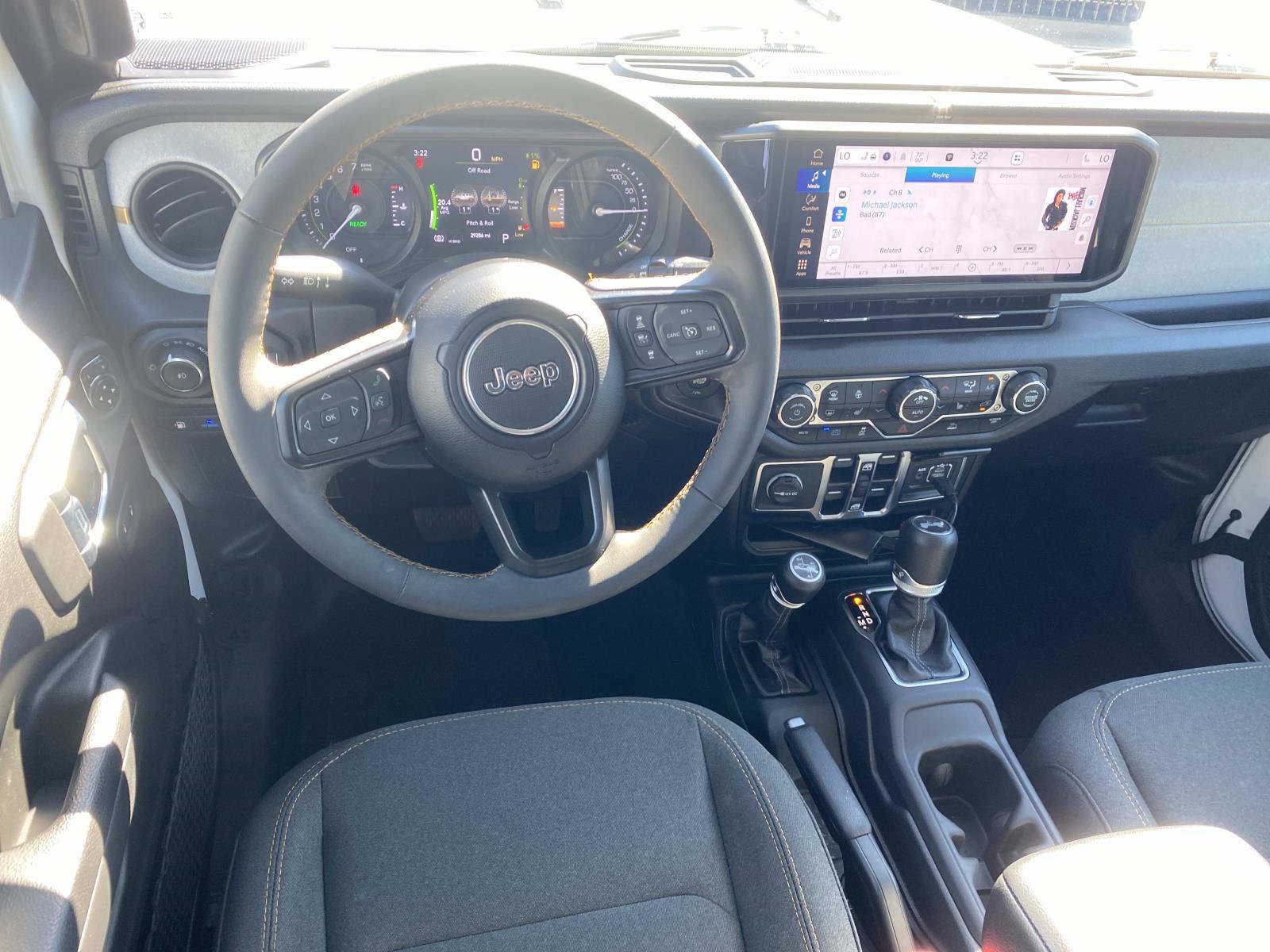 Used 2024 Jeep Wrangler Unlimited w/ Convenience Group AWD/4WD image 19
