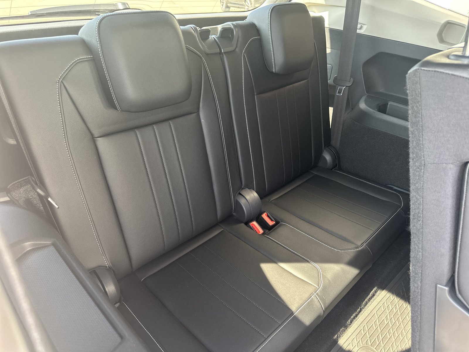 Used 2024 Volkswagen Tiguan SE FWD image 31