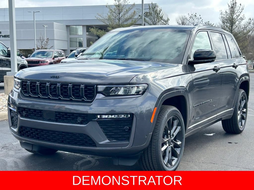 New 2026 Jeep Grand Cherokee Limited AWD/4WD image 3