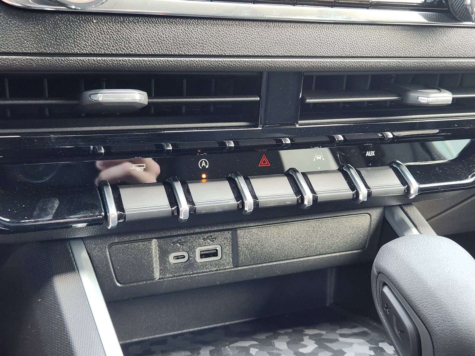 New 2026 Chevrolet Colorado W/T w/ WT Custom Package image 19