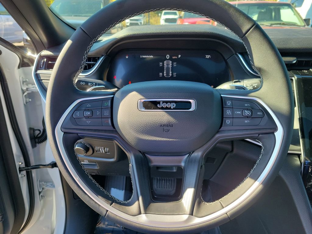 New 2025 Jeep Grand Cherokee Laredo X image 12