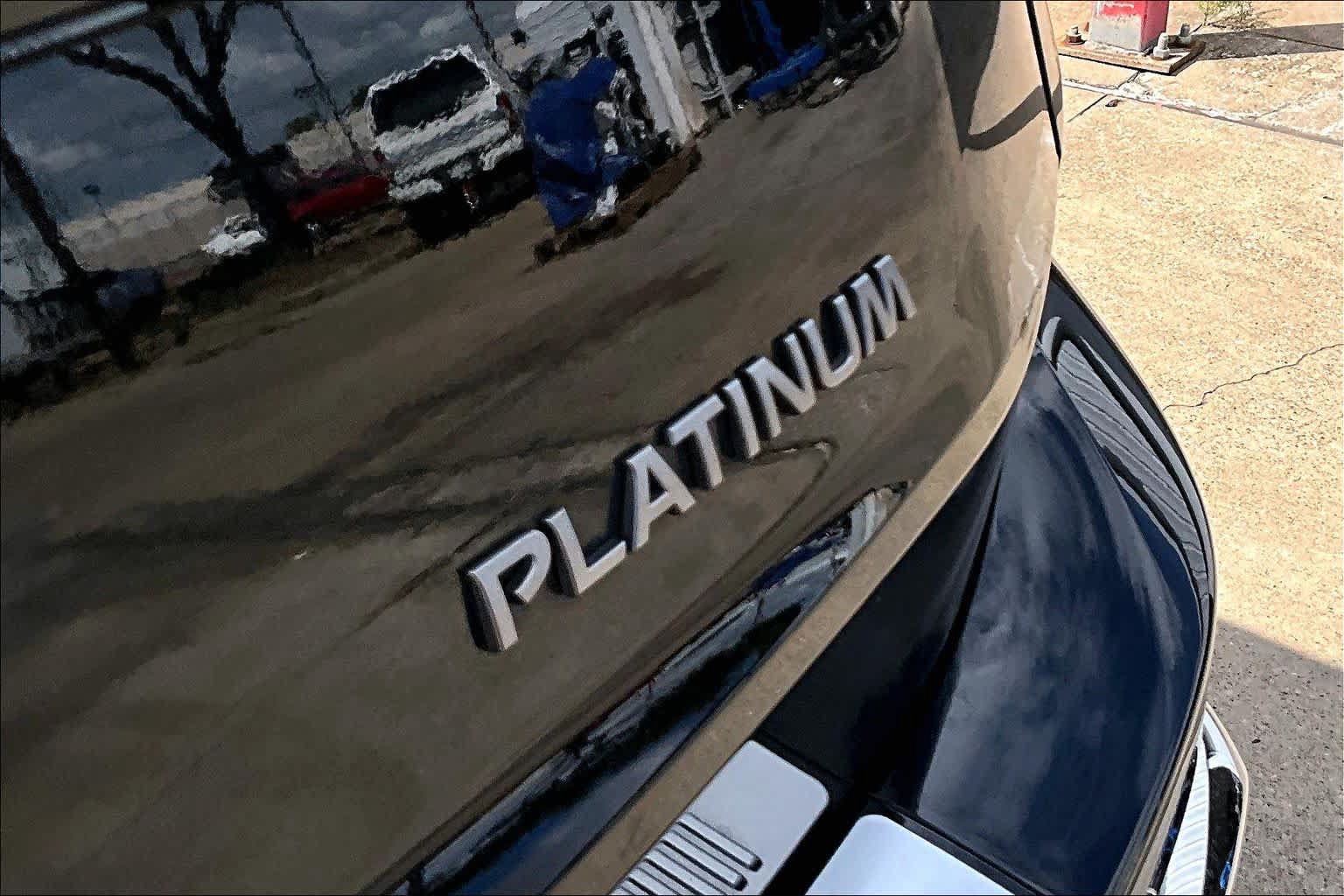 Certified 2025 Nissan Rogue Platinum w/ Platinum Premium Package FWD image 10