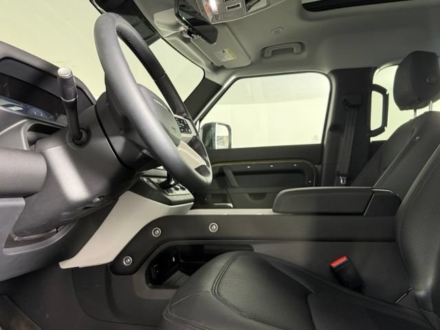 Certified 2025 Land Rover Defender 110 S AWD/4WD image 34