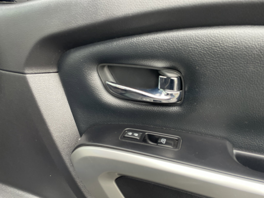 Used 2017 Nissan Titan SL image 63