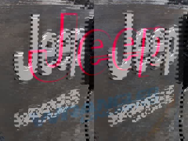 Used 2018 Jeep Wrangler Unlimited Rubicon image 12