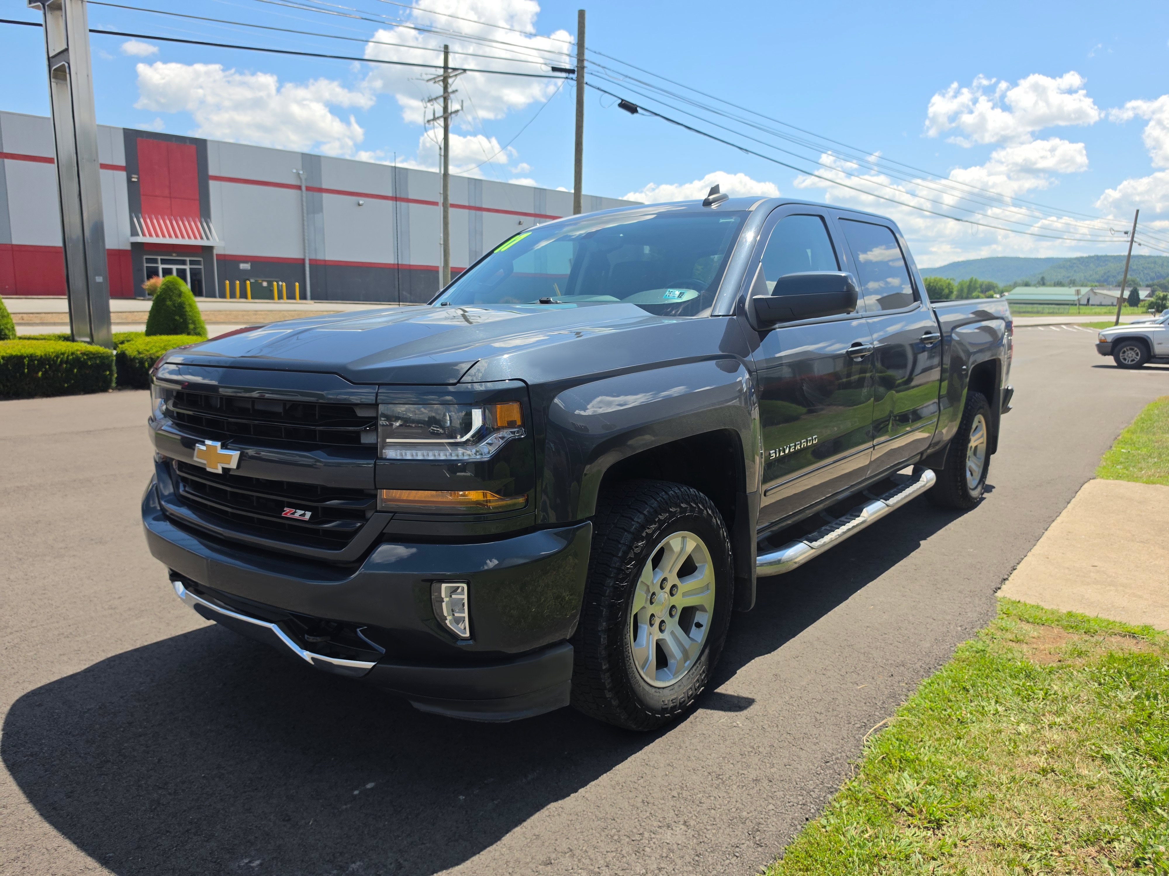 Used 2017 Chevrolet Silverado 1500 LT w/ All Star Edition AWD/4WD image 7